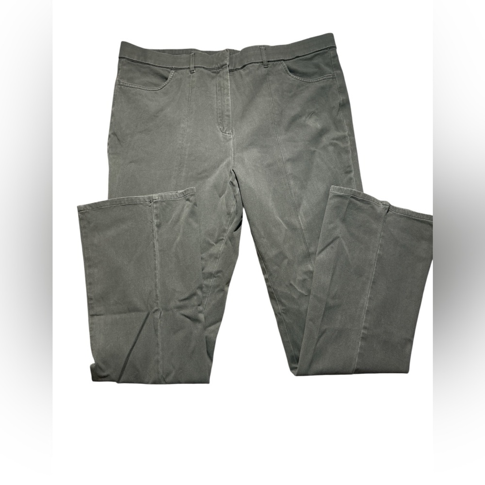 Gray trousers
18WTalls
